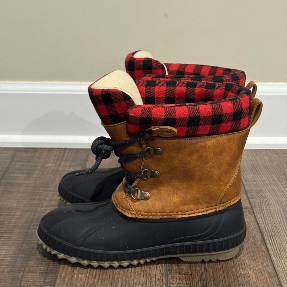 Gap Kids Buffalo Check Plaid Duck Boots 3M Thinsulate Boys Size 3/4